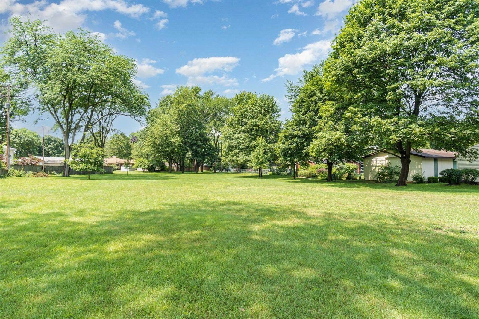 1904 Ivy Ln., Midland, MI 48642