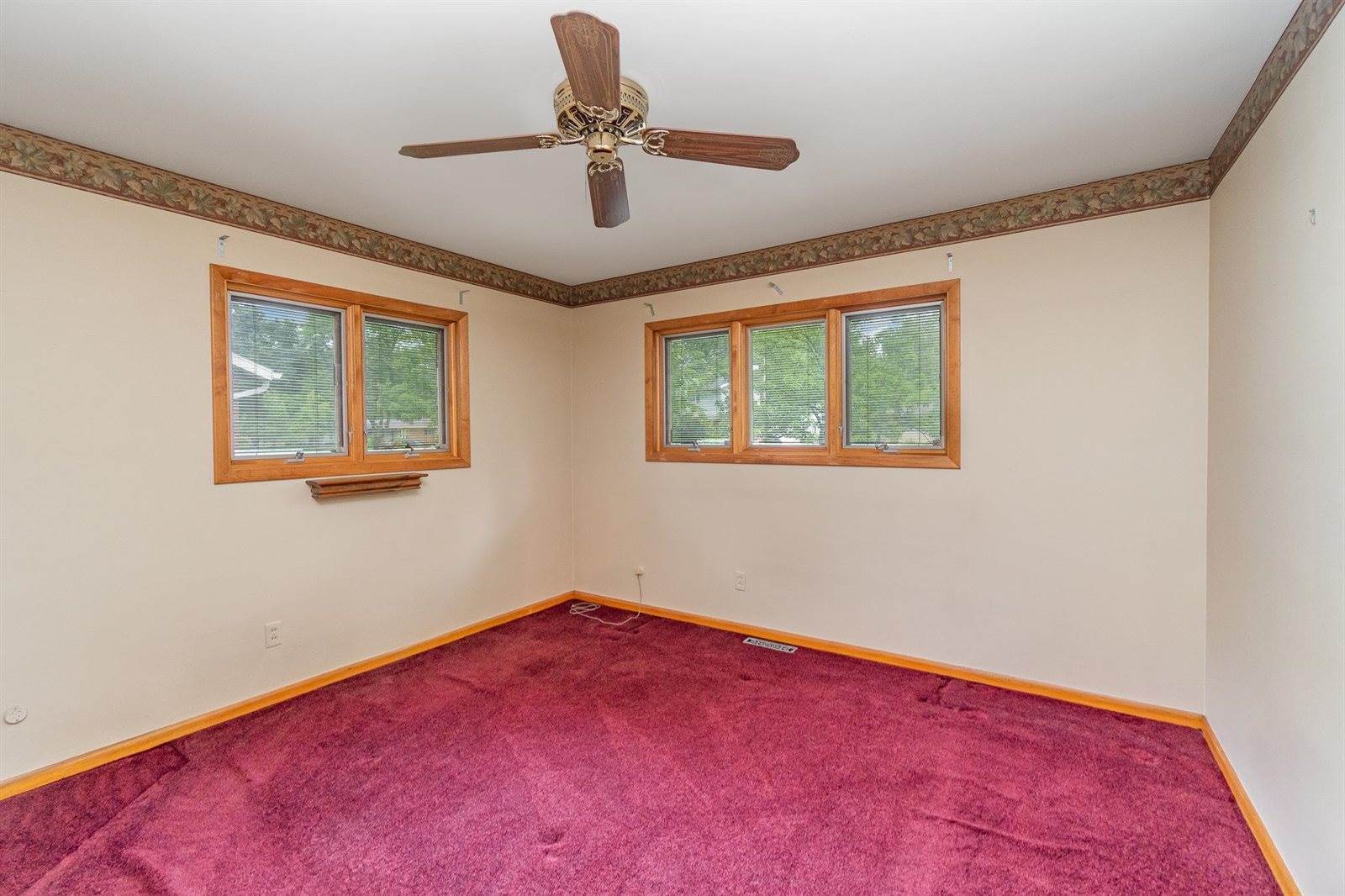 1904 Ivy Ln., Midland, MI 48642