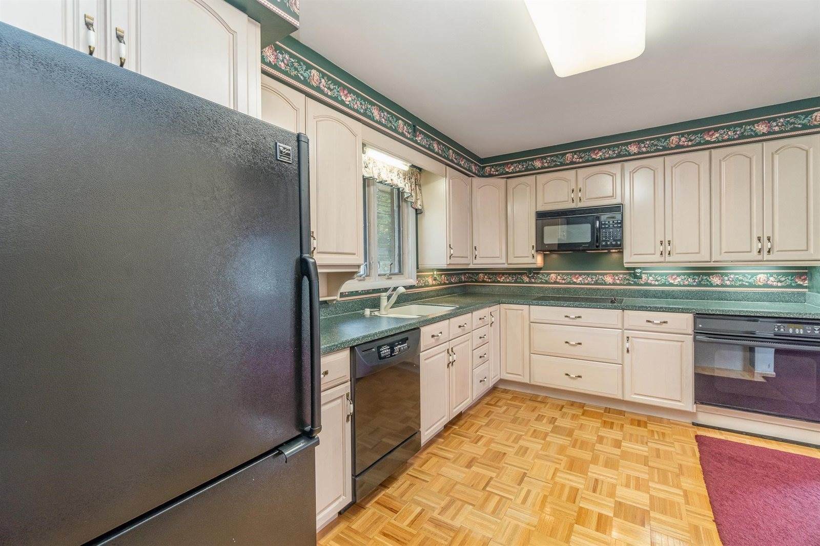 1904 Ivy Ln., Midland, MI 48642