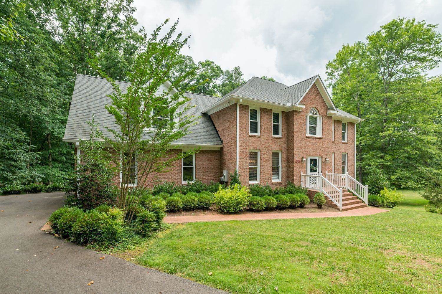 1034 Little Pine Circle, Forest, VA 24551