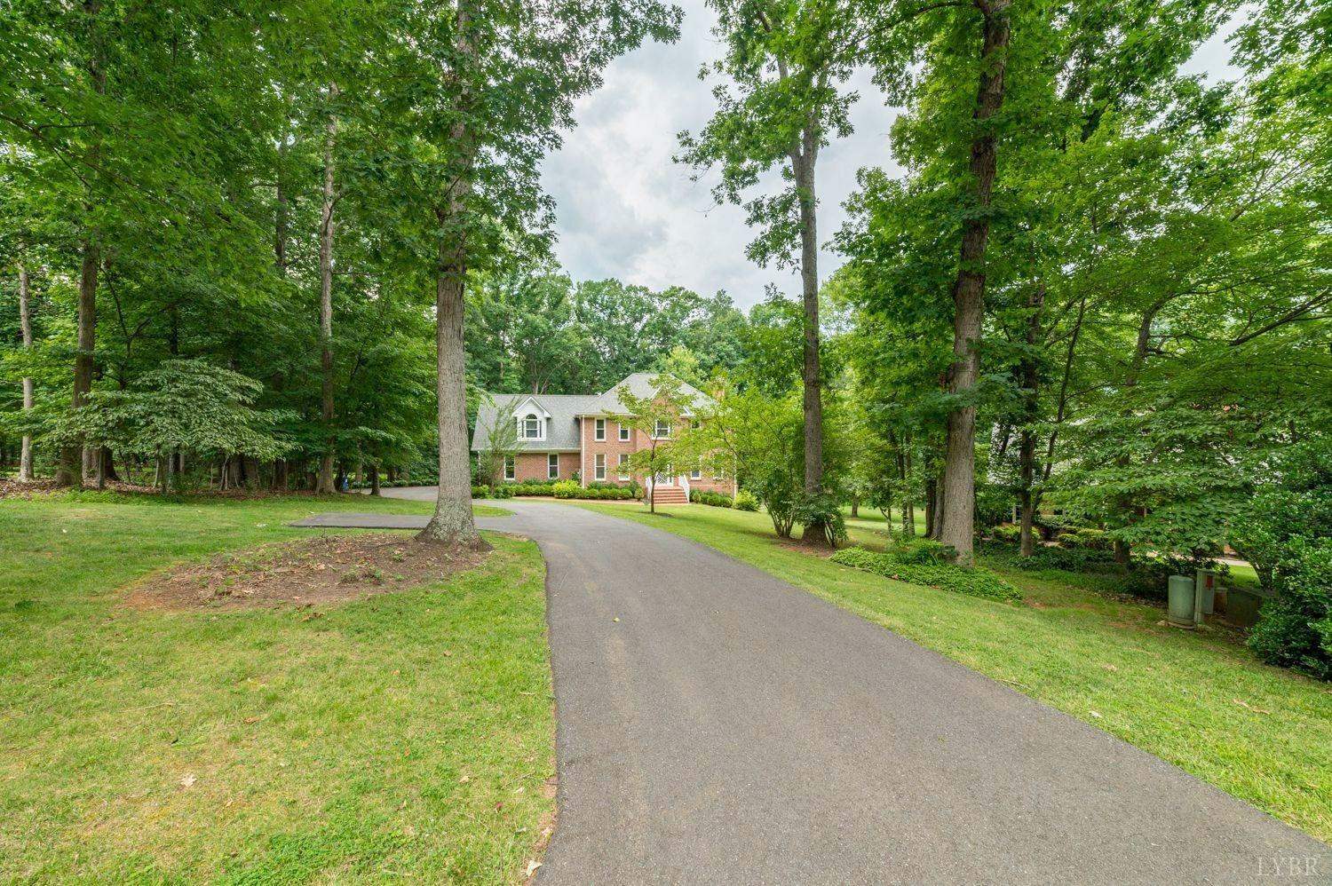 1034 Little Pine Circle, Forest, VA 24551