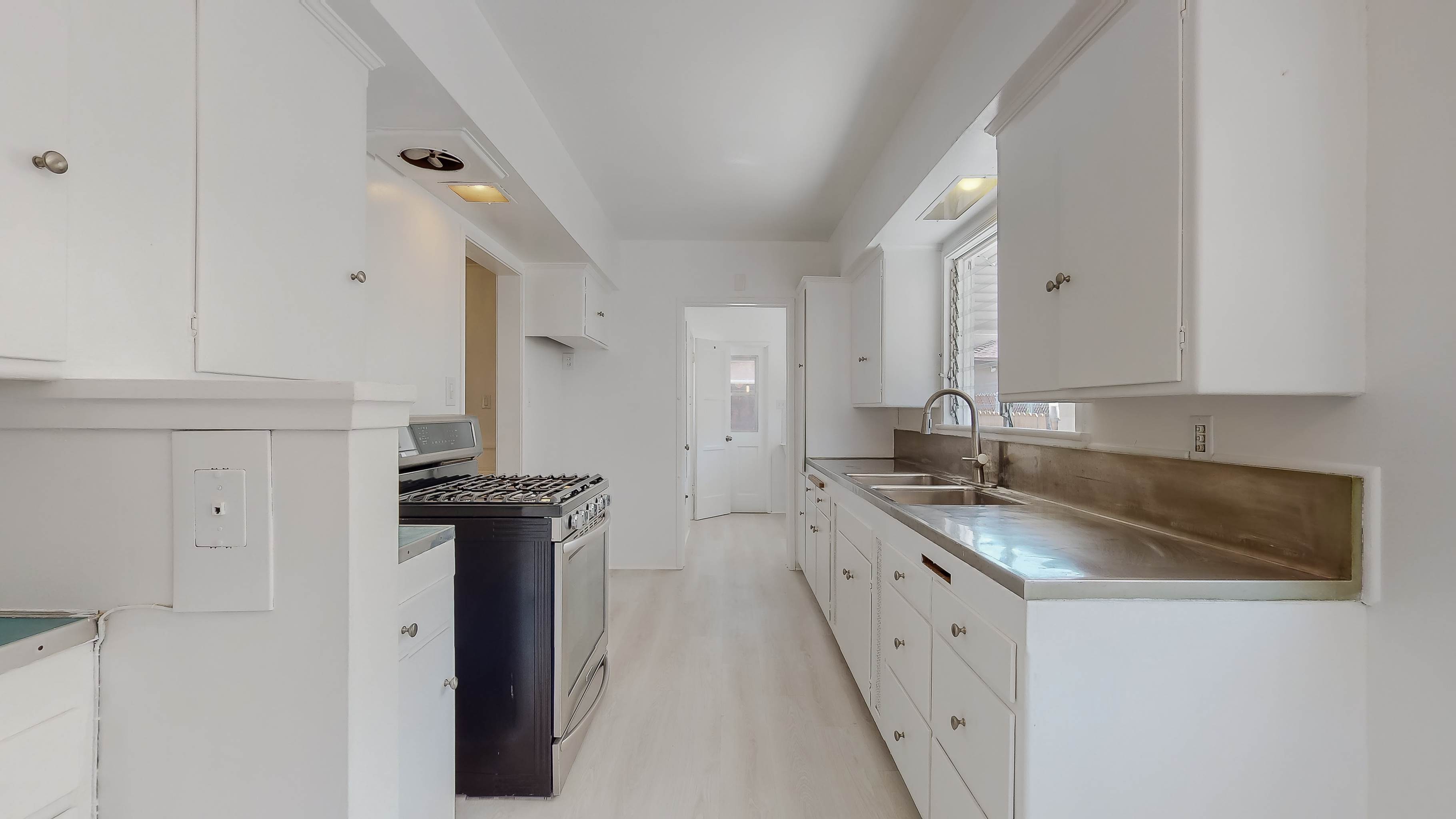 2112 Mcpherson Avenue, Los Angeles, CA 90032