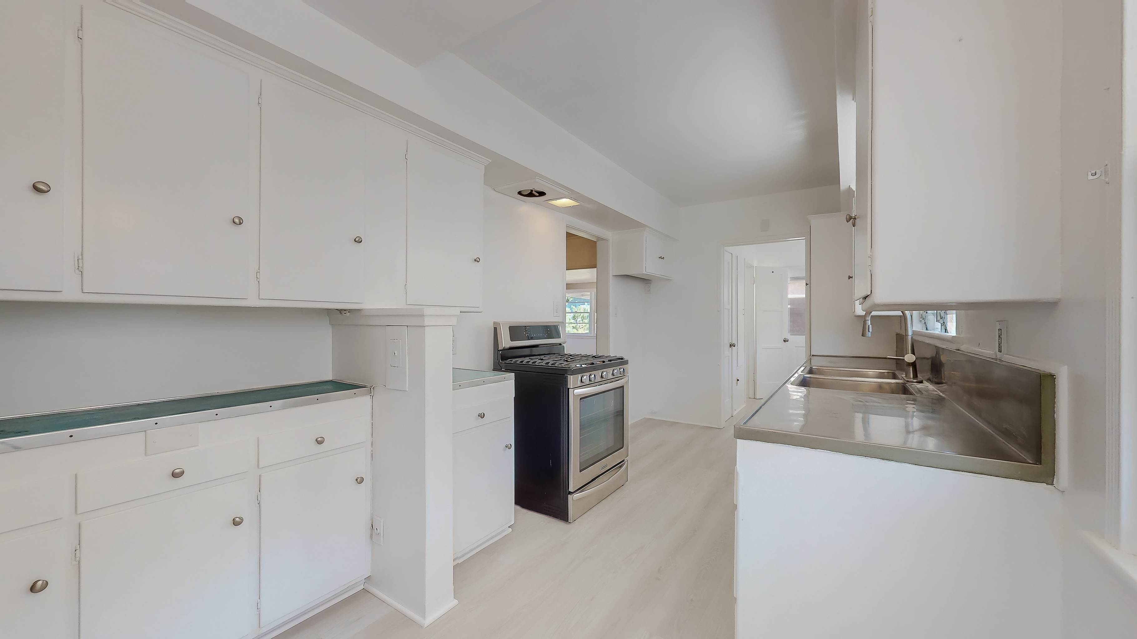 2112 Mcpherson Avenue, Los Angeles, CA 90032