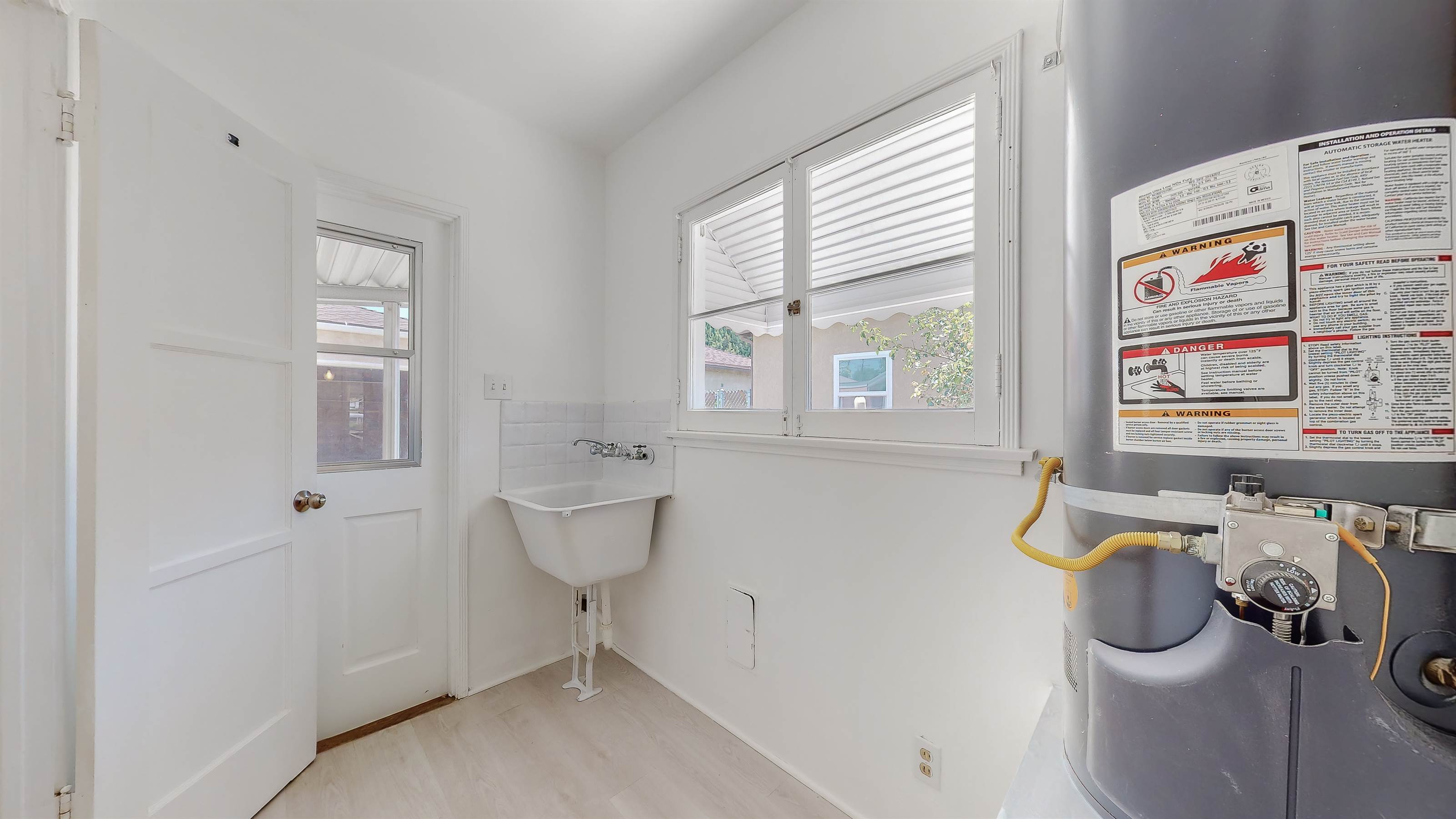 2112 Mcpherson Avenue, Los Angeles, CA 90032