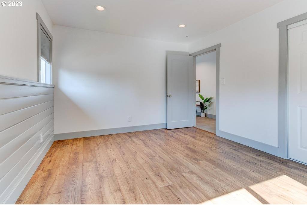 925 NW 8th St, Gresham, OR 97030