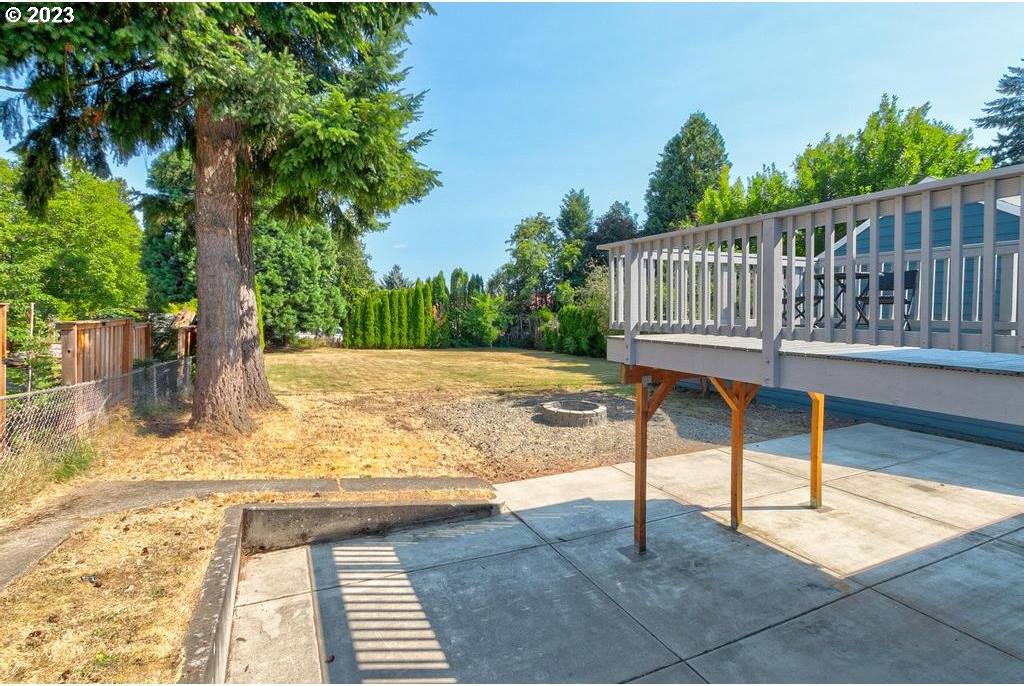 925 NW 8th St, Gresham, OR 97030