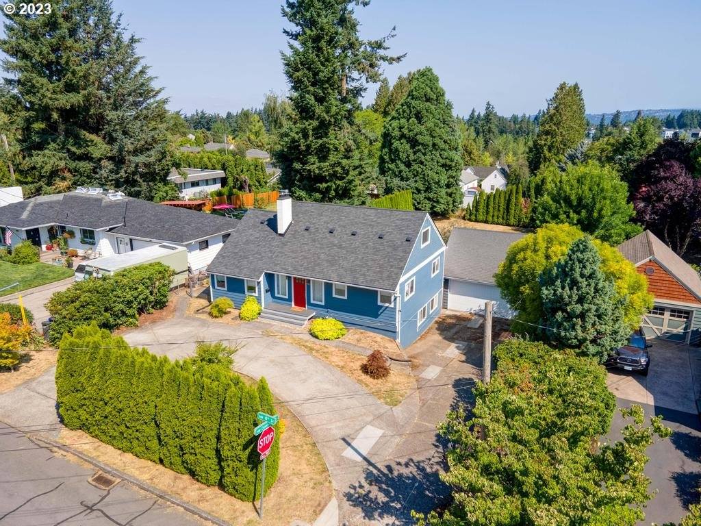 925 NW 8th St, Gresham, OR 97030