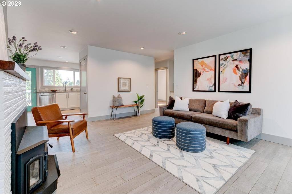 925 NW 8th St, Gresham, OR 97030