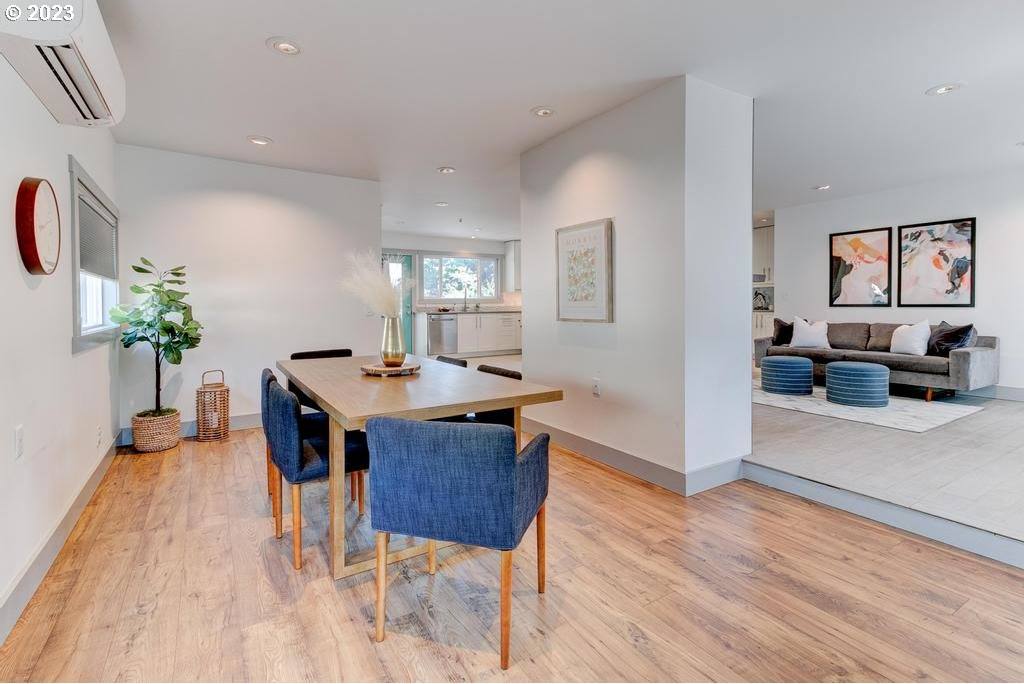 925 NW 8th St, Gresham, OR 97030