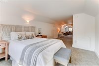 925 NW 8th St, Gresham, OR 97030