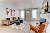 925 NW 8th St, Gresham, OR 97030