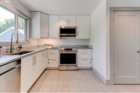 925 NW 8th St, Gresham, OR 97030