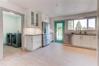 925 NW 8th St, Gresham, OR 97030