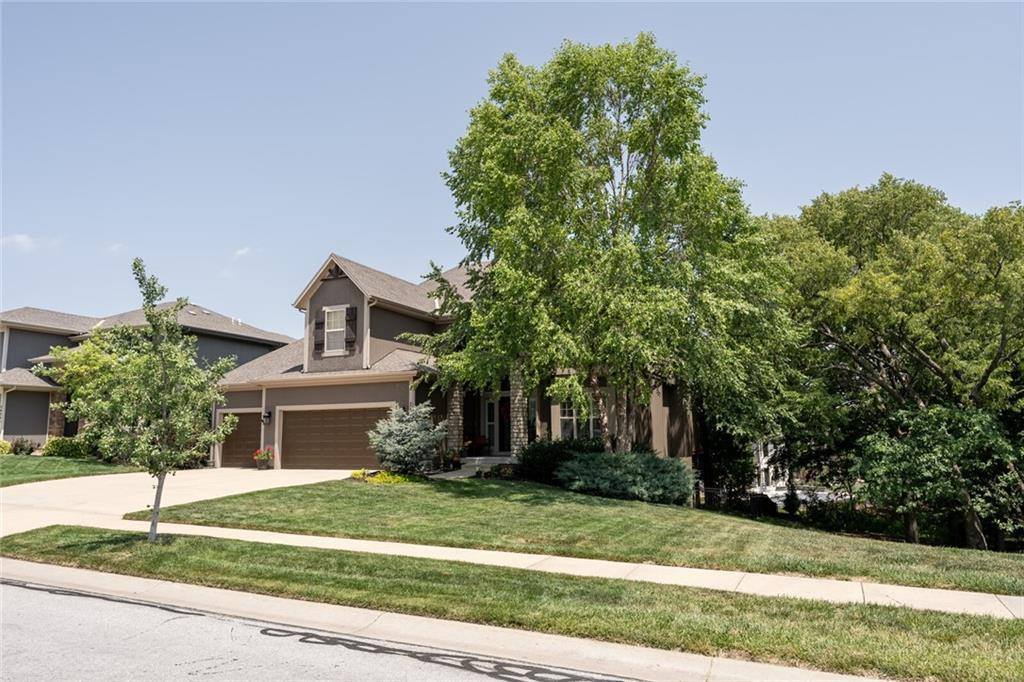 24370 West 107th Place, Olathe, KS 66061