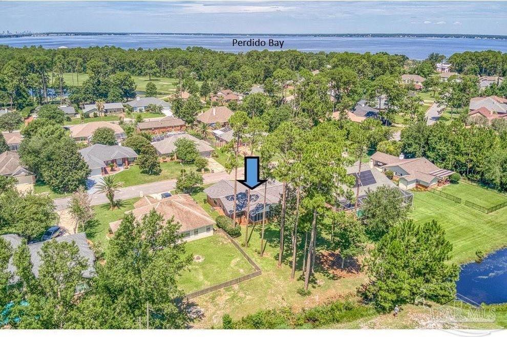 19 Arapaho Dr, Pensacola, FL 32507