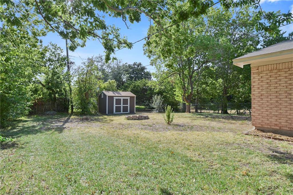 1411 Broadmoor Drive, Bryan, TX 77802