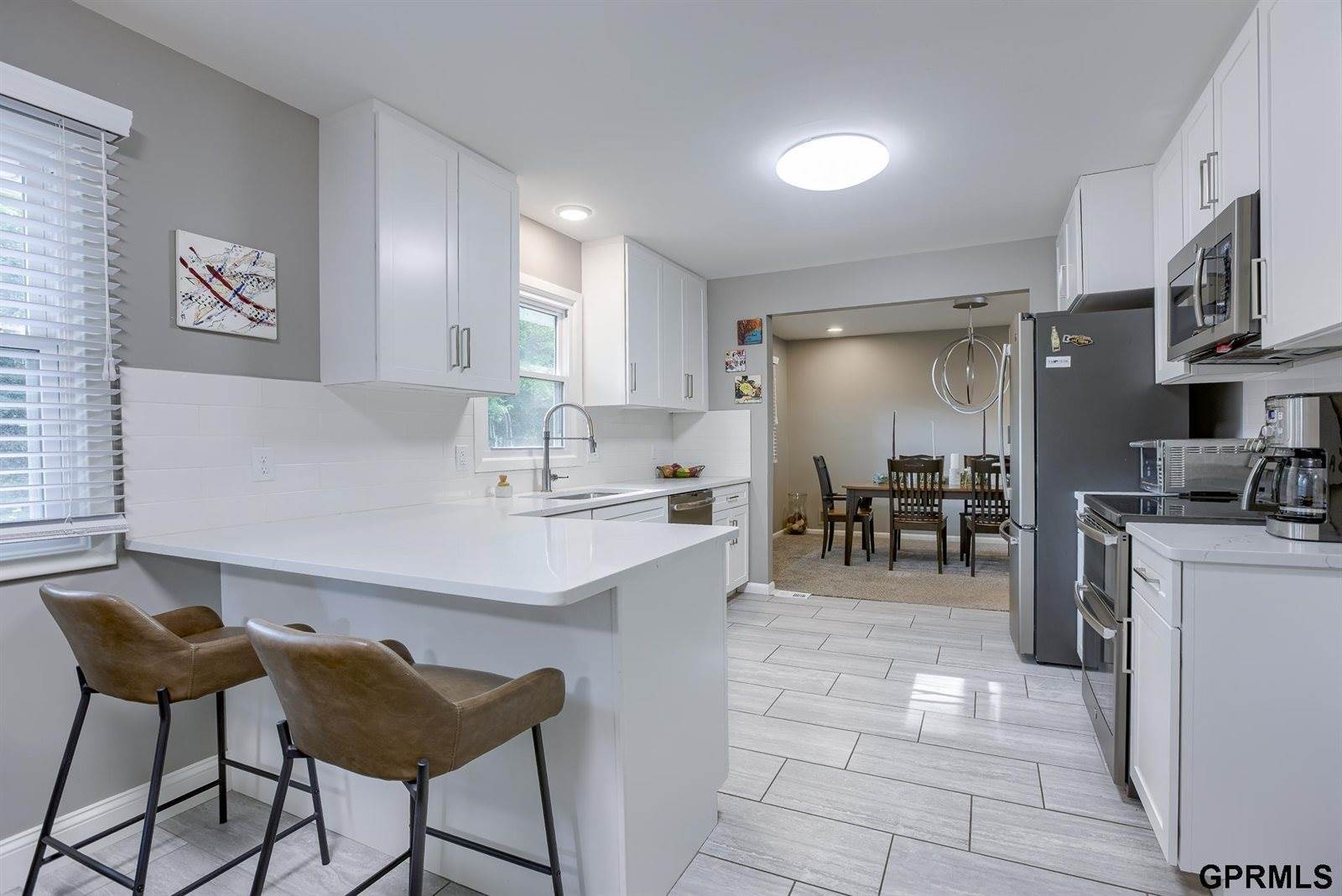 917 S 87 Street, Omaha, NE 68114