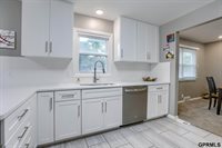 917 S 87 Street, Omaha, NE 68114