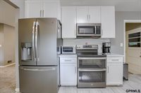 917 S 87 Street, Omaha, NE 68114