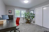 917 S 87 Street, Omaha, NE 68114