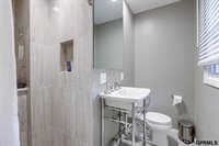 917 S 87 Street, Omaha, NE 68114