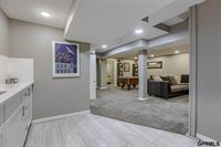 917 S 87 Street, Omaha, NE 68114