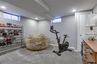 917 S 87 Street, Omaha, NE 68114