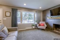 917 S 87 Street, Omaha, NE 68114