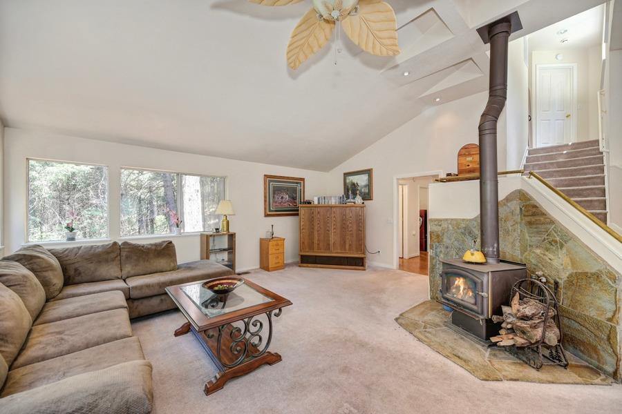 1250 Garnet Court, Pollock Pines, CA 95726