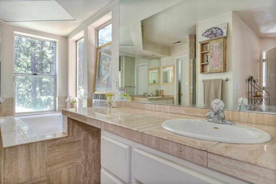 1250 Garnet Court, Pollock Pines, CA 95726