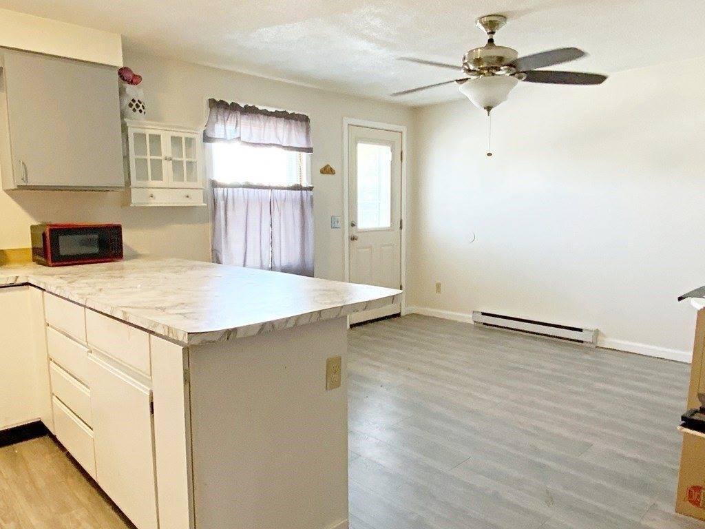 492 Maple St, Holyoke, MA 01040