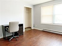 492 Maple St, Holyoke, MA 01040