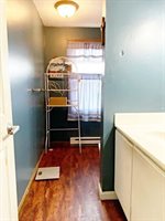 492 Maple St, Holyoke, MA 01040