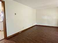 492 Maple St, Holyoke, MA 01040