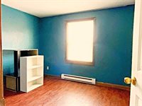 492 Maple St, Holyoke, MA 01040