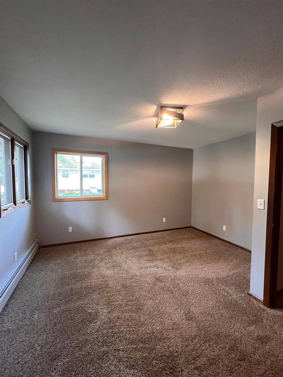 720 4th Street NE, Staples, MN 56479