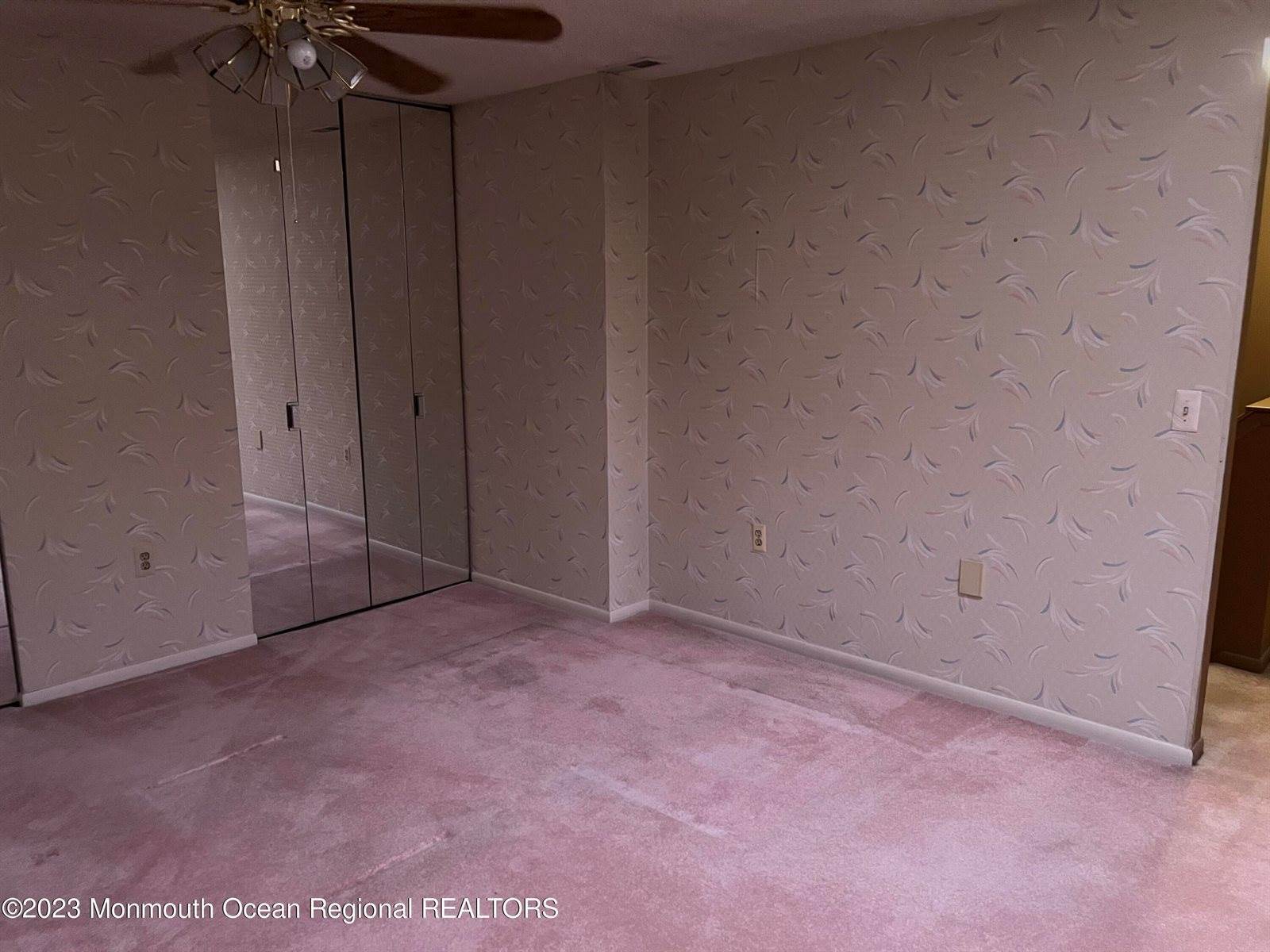 211 Ravenswood Road, Englishtown, NJ 07726