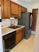 211 Ravenswood Road, Englishtown, NJ 07726