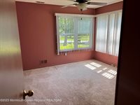 211 Ravenswood Road, Englishtown, NJ 07726