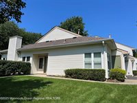 211 Ravenswood Road, Englishtown, NJ 07726