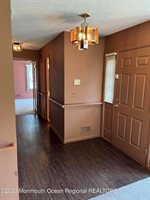 211 Ravenswood Road, Englishtown, NJ 07726