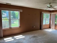 211 Ravenswood Road, Englishtown, NJ 07726