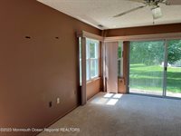 211 Ravenswood Road, Englishtown, NJ 07726