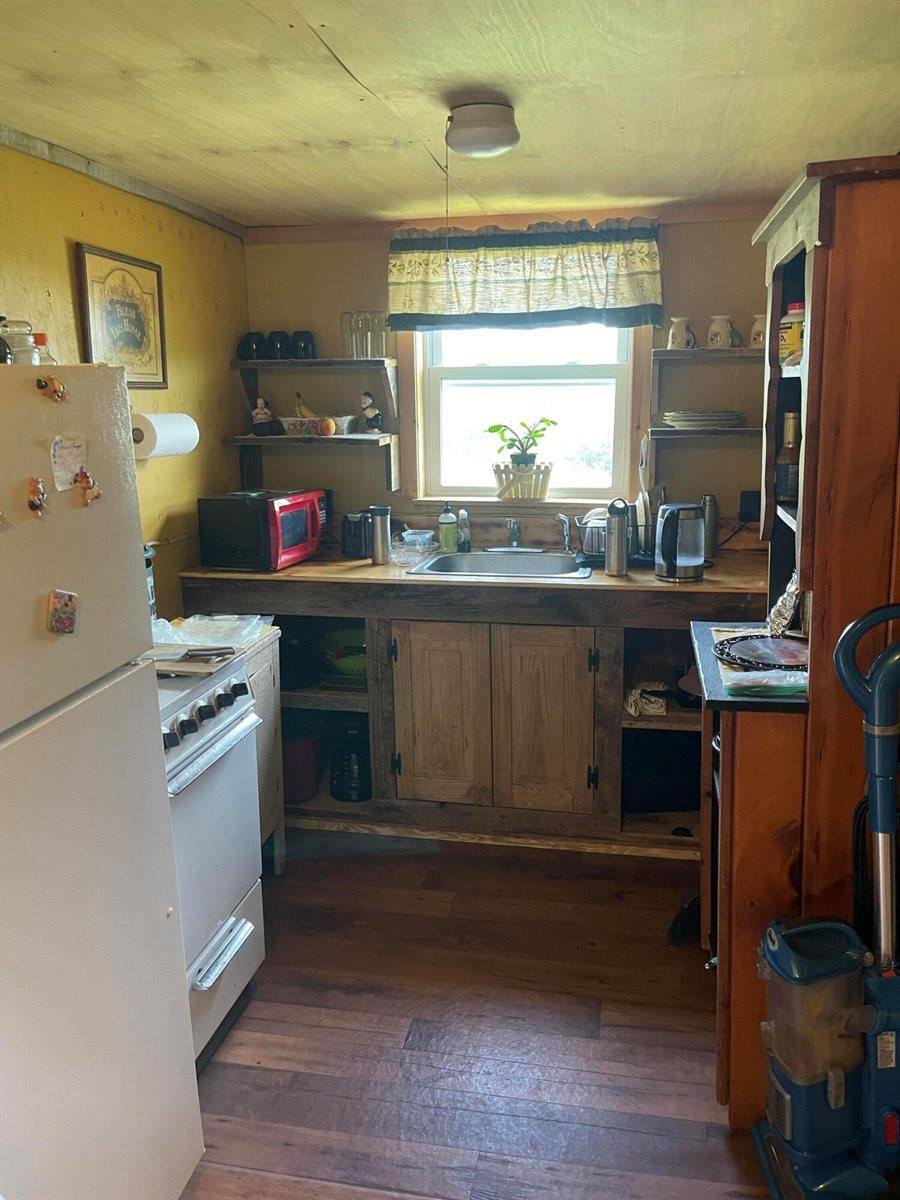 1118 Exeter Road, Exeter, ME 04435