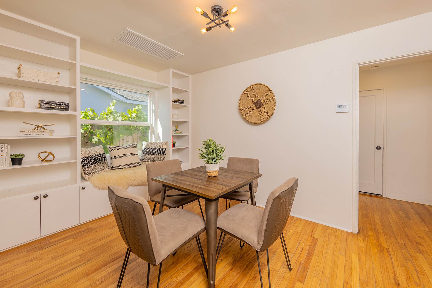 112 N. Fulton St., Ojai, CA 93023