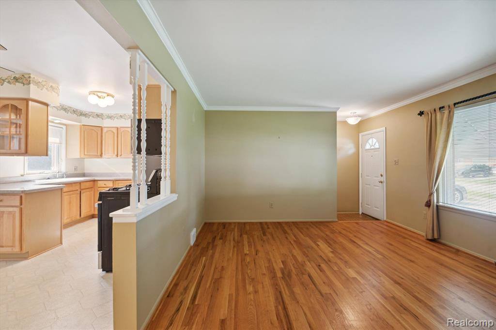 7344 Iroquois Street, Westland, MI 48185