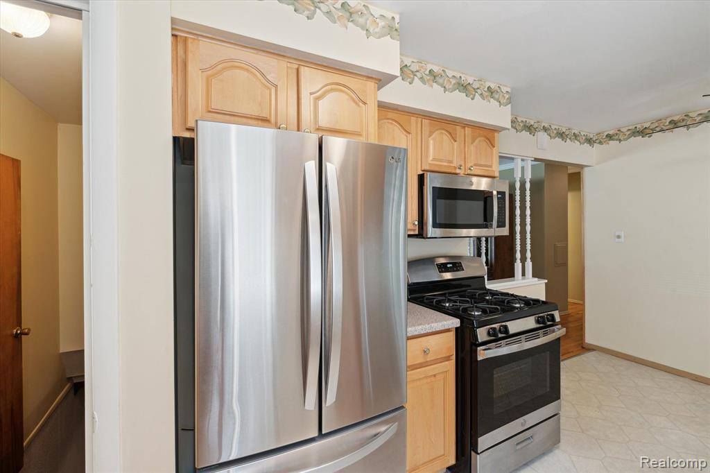 7344 Iroquois Street, Westland, MI 48185