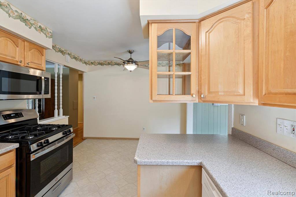 7344 Iroquois Street, Westland, MI 48185