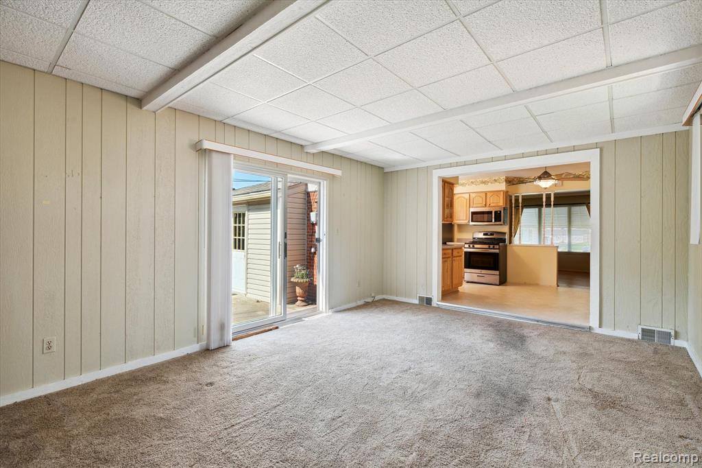 7344 Iroquois Street, Westland, MI 48185