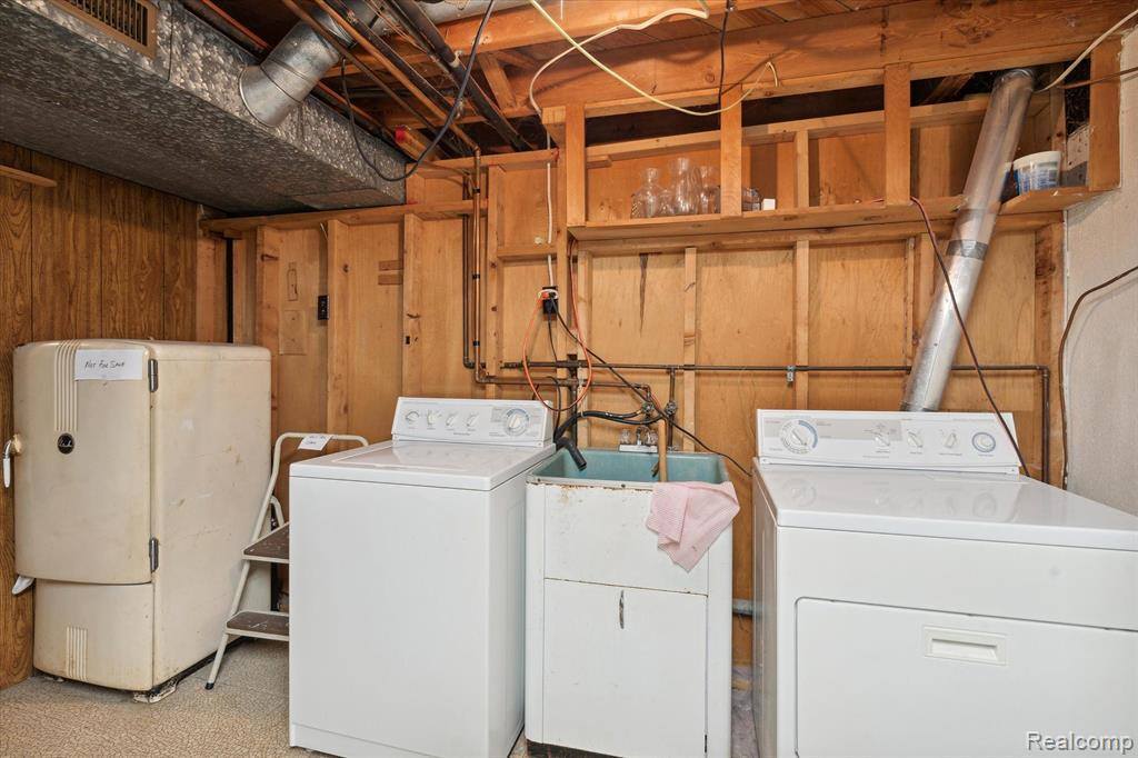 7344 Iroquois Street, Westland, MI 48185